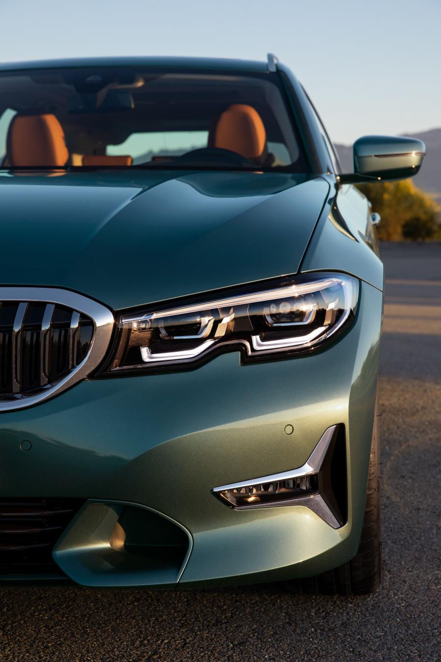 Детали экстерьера BMW 330d xDrive Touring Luxury Line (G21) 2019 года  (WW) (фото 38 из 45)